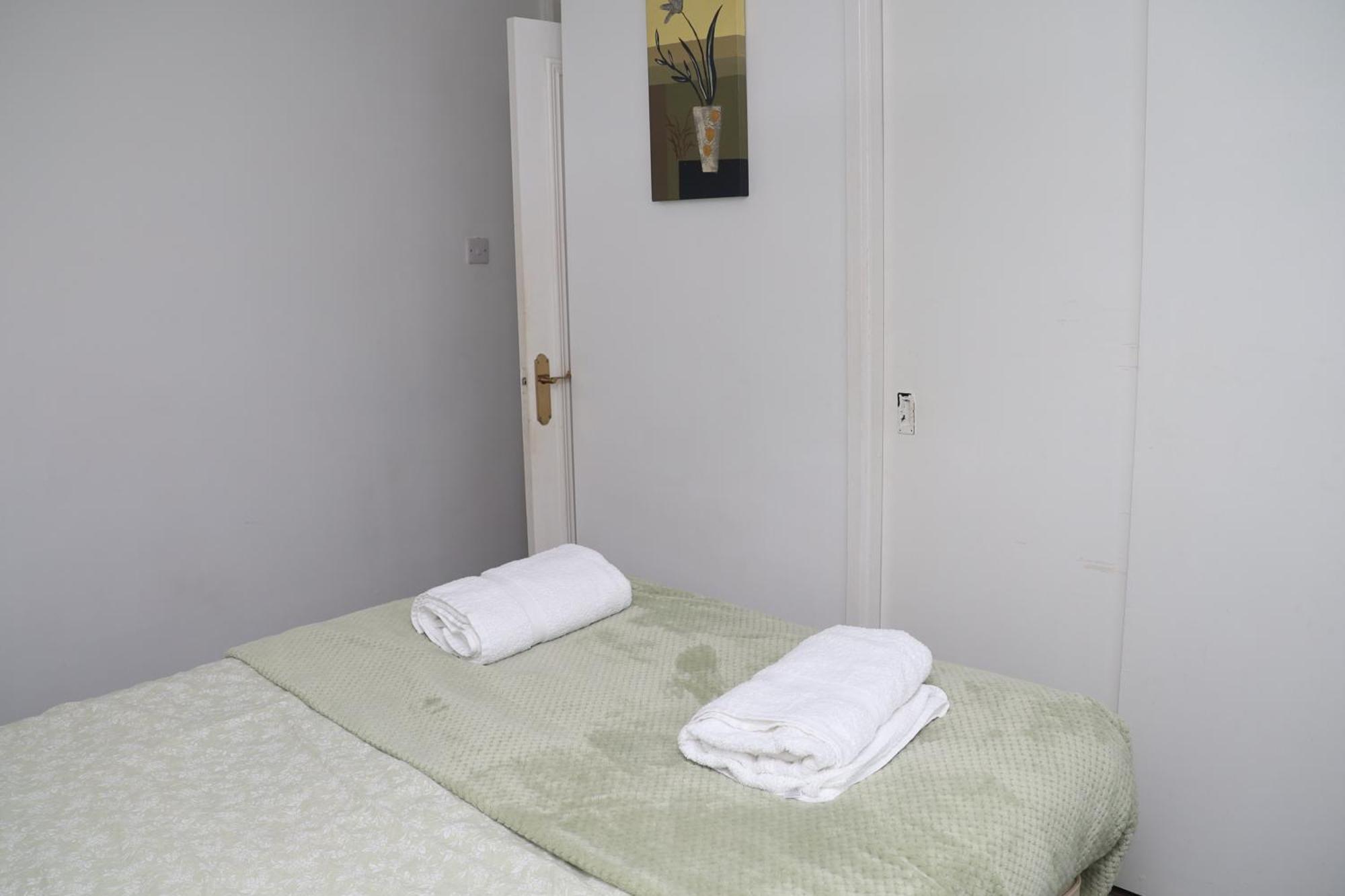Superb 3 Bedroom Flat In ستافورد المظهر الخارجي الصورة
