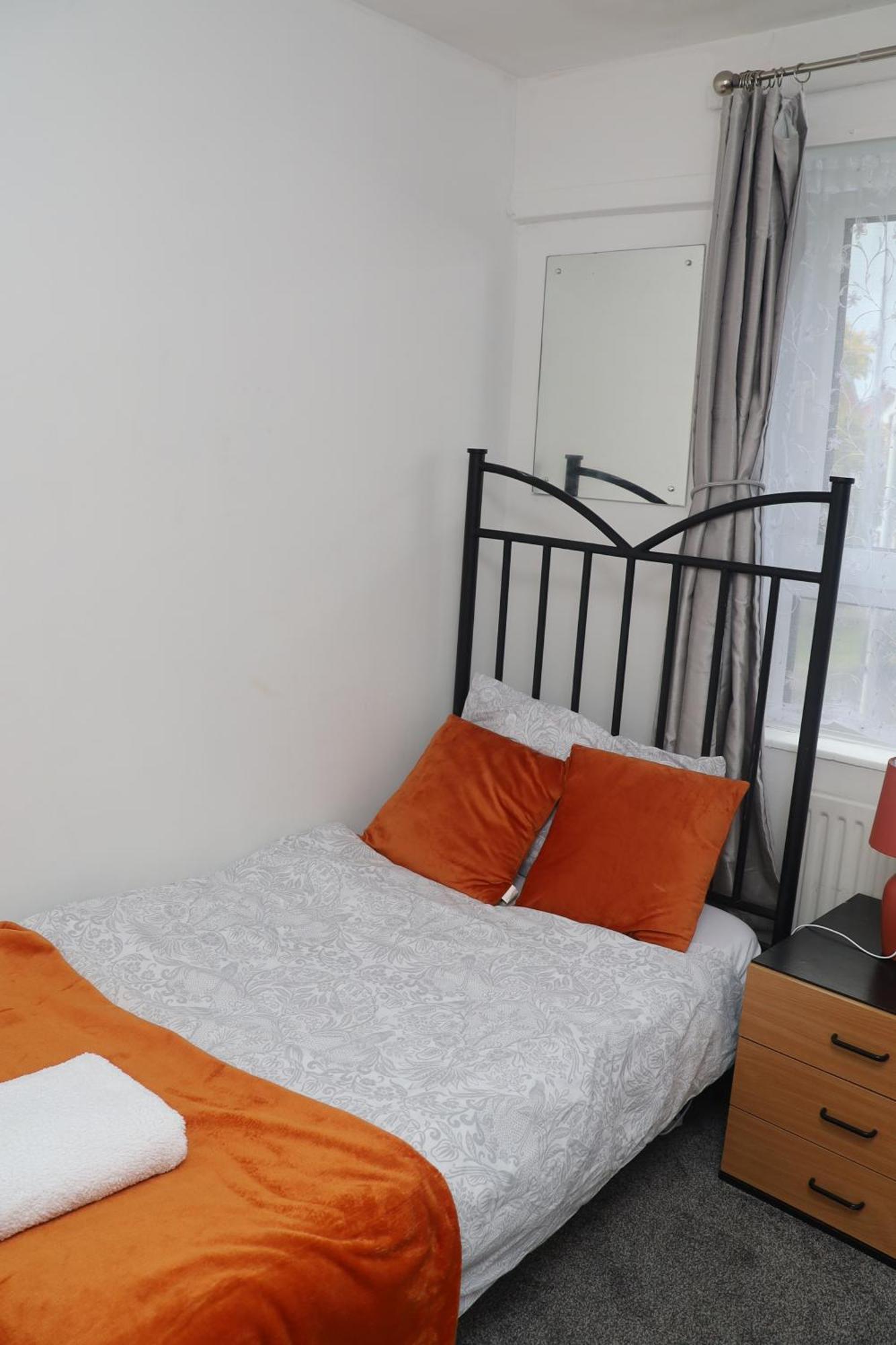Superb 3 Bedroom Flat In ستافورد المظهر الخارجي الصورة